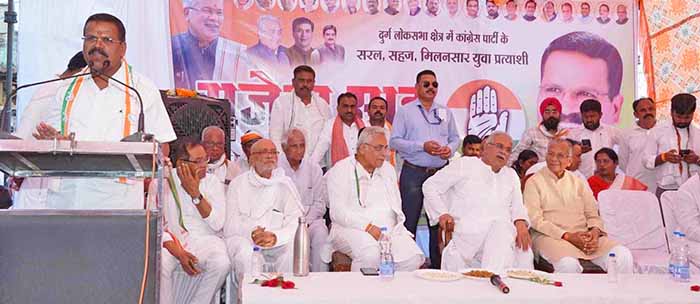 चुनावी सभा में कांग्रेस के प्रत्याशी राजेंद्र साहू को जीत की उम्मीद चुनावी सभा में कांग्रेस के प्रत्याशी राजेंद्र साहू को जीत की उम्मीद