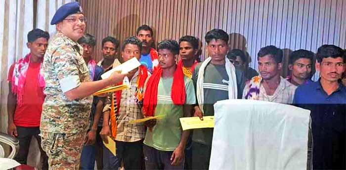 “छत्तीसगढ़ में नक्सलियों का स्वयंसेवन: सरकारी पहल का सफल परिणाम”