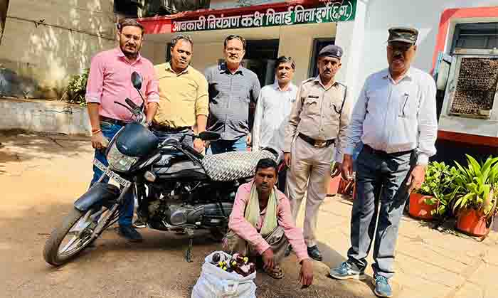 लोकसभा निर्वाचन – 2024: आबकारी विभाग द्वारा शराब कोचियों के विरुद्ध लगातार कार्यवाही जारी लोकसभा निर्वाचन – 2024: आबकारी विभाग द्वारा शराब कोचियों के विरुद्ध लगातार कार्यवाही जारी