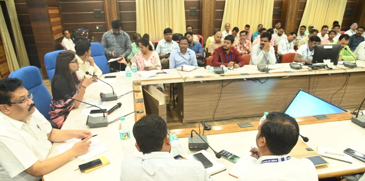 लोकसभा निर्वाचन 2024: जिले के सभी मतदान केन्द्रों में मूलभूत सुविधाएं की जाएं सुनिश्चित कलेक्टर