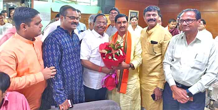 तोखन साहू बने केंद्रीय राज्य मंत्री, मंत्री रामविचार नेताम ने दी बधाई तोखन साहू बने केंद्रीय राज्य मंत्री, मंत्री रामविचार नेताम ने दी बधाई