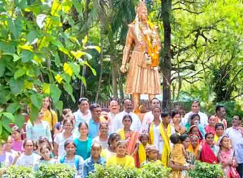 वीरांगना महारानी दुर्गावती के बलिदान दिवस पर गोड़ समाज ने श्रद्धा-सुमन किया अर्पित