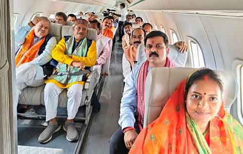 मुख्यमंत्री विष्णु देव साय और पूरा मंत्रिमण्डल राम काज और राम भक्ति की गहरी भावना जय श्री राम के जयघोष के साथ भांचा राम के दर्शन के लिए अयोध्या धाम रवाना