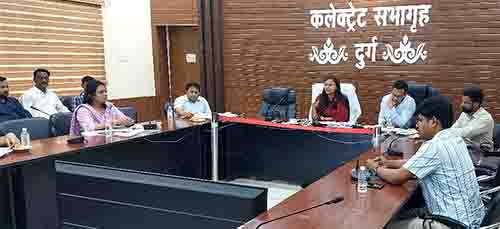 नगरीय निकायों की समीक्षा बैठक में स्वच्छता सर्वेक्षण पर जोर