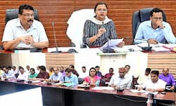 अभियान चलाकर लंबित प्रकरणों का करें निराकरण: कलेक्टर सुश्री चौधरी