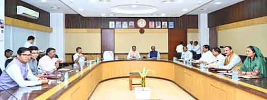 रायपुर, 20 सितंबर 2024: मुख्यमंत्री की अध्यक्षता में कैबिनेट बैठक प्रारंभ रायपुर, 20 सितंबर 2024: मुख्यमंत्री की अध्यक्षता में कैबिनेट बैठक प्रारंभ