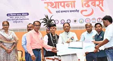 मुख्यमंत्री ने एनएसएस को 50 लाख रुपये की सहायता राशि की घोषणा की, स्वयंसेवकों को किया सम्मानित