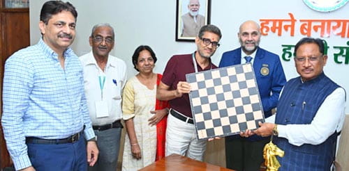 मुख्यमंत्री साय से ग्रैंडमास्टर प्रवीण महादेव थिप्से ने की सौजन्य भेंट