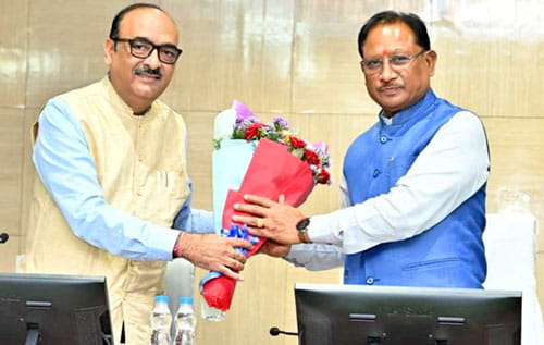 मुख्यमंत्री विष्णु देव साय ने कलेक्टर्स कॉन्फ्रेंस में दिखाई सख्ती — कहा, “जनहित में लापरवाही बर्दाश्त नहीं की जाएगी