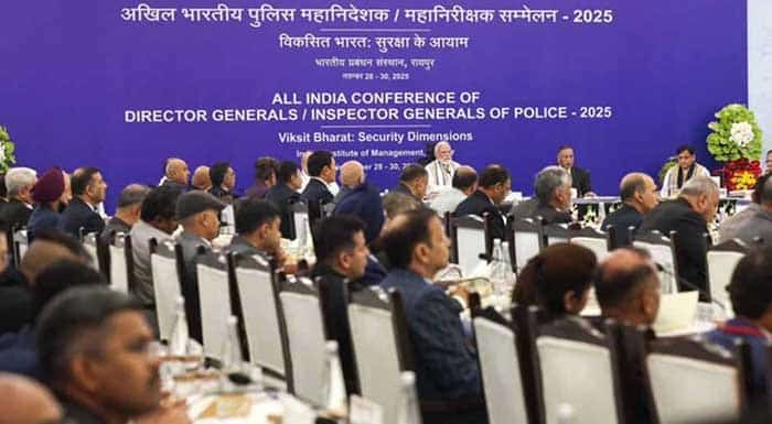 प्रधानमंत्री ने रायपुर में 60वें अखिल भारतीय DGP/IGP सम्मेलन की अध्यक्षता की