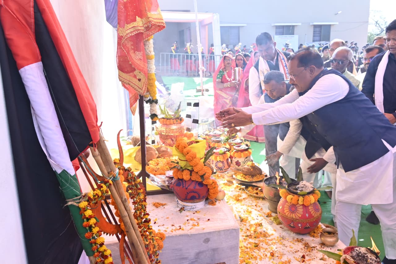 देश के स्वतंत्रता संग्राम में आदिवासी नायकों का योगदान अद्वितीय – मुख्यमंत्री श्री साय देश के स्वतंत्रता संग्राम में आदिवासी नायकों का योगदान अद्वितीय – मुख्यमंत्री श्री साय