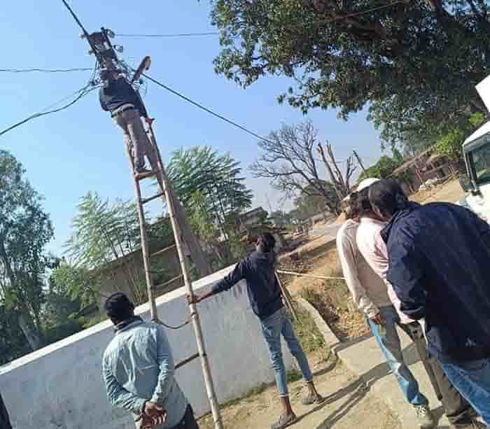 बिल चुकाओ या बल्ब बुझाओ: 88 कनेक्शन एक झटके में कटे