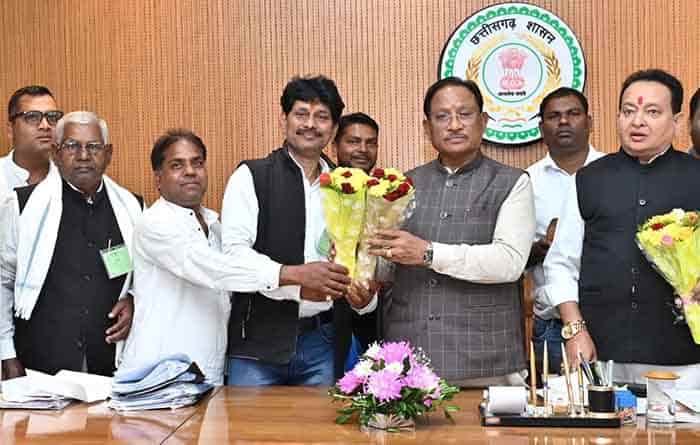 आस्था, संवाद और सहयोग—CM साय से सतनाम पंथ पदाधिकारियों की सौजन्य भेंट