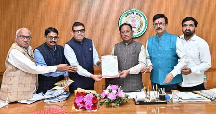 स्वदेशी अभियान को मिलेगा नया बल—CAIT प्रतिनिधियों ने CM साय से की सौजन्य भेंट स्वदेशी अभियान को मिलेगा नया बल—CAIT प्रतिनिधियों ने CM साय से की सौजन्य भेंट