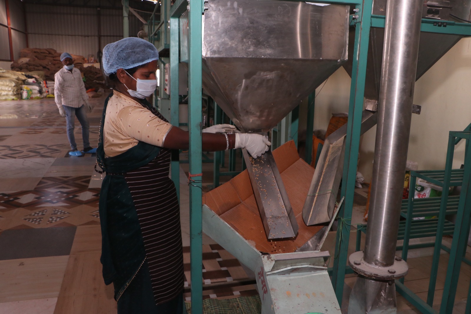 सशक्त मानसिकता से आत्मनिर्भरता की ओर- पोषण निर्माण में अहम भूमिका निभा रही हैं सूरजपुर की महिलाएं