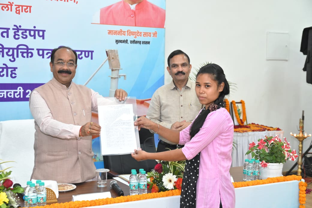 लोगों से अच्छा व्यवहार रखकर ईमानदारी से करें काम: उप मुख्यमंत्री श्री साव