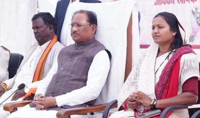 सरकार की योजनाओं का लाभ समाज के अंतिम व्यक्ति तक पहुंचाएं: मुख्यमंत्री श्री विष्णु देव साय