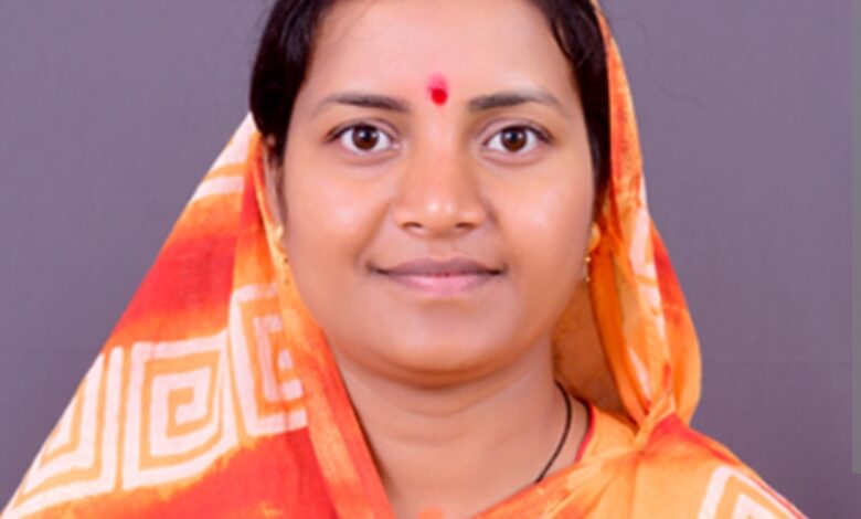 महतारी वंदन योजना बजट में 8200 करोड़ रूपए का प्रावधान महतारी वंदन योजना बजट में 8200 करोड़ रूपए का प्रावधान