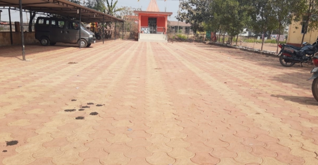 डीएमएफ फंड में गड़बड़ी का आरोप: 10 लाख 53 हजार की राशि पर सवाल, अहिवारा CHC के सामने पेवर ब्लॉक निर्माण के बाद बोर्ड हटाया गया