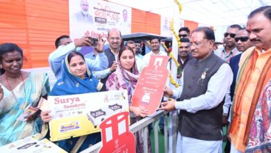 उज्ज्वला गैस, पिंक ई-रिक्शा और गार्बेज रिक्शा वितरण से आत्मनिर्भरता को मिला नया संबल