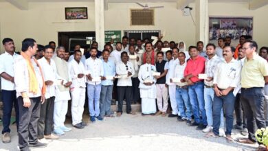 उपमुख्यमंत्री ने कबीर कुटियों को वाद्ययंत्रों के लिए 4.25 लाख रूपए का किया वितरण उपमुख्यमंत्री ने कबीर कुटियों को वाद्ययंत्रों के लिए 4.25 लाख रूपए का किया वितरण