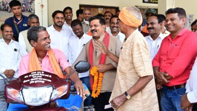 उपमुख्यमंत्री श्री विजय शर्मा की तत्परता से दो दिव्यांगों को मिली स्कूटी उपमुख्यमंत्री श्री विजय शर्मा की तत्परता से दो दिव्यांगों को मिली स्कूटी