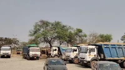 अवैध रेत परिवहन पर कार्रवाई कर अकलतरा पुलिस ने किया 14 हाइवा वाहन जब्त