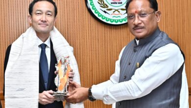 मुख्यमंत्री श्री विष्णु देव साय से जापान दूतावास के राजनीतिक मामलों के मंत्री श्री आबे नोरिआकि ने की सौजन्य मुलाकात