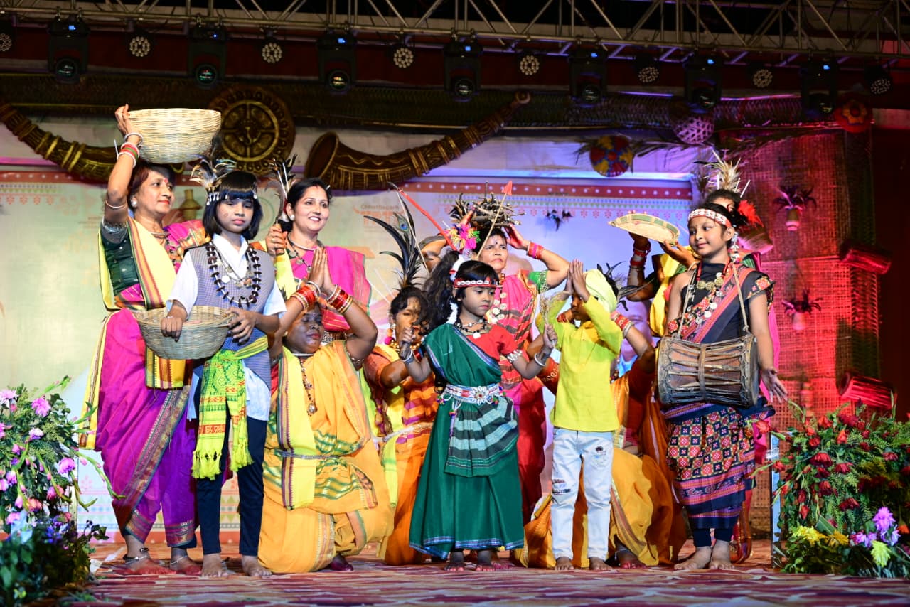 आदि परब’ का रंगारंग आगाज  छत्तीसगढ़ जनजातीय आयोग के अध्यक्ष श्री रूपसिंह मंडावी ने किया शुभारंभ