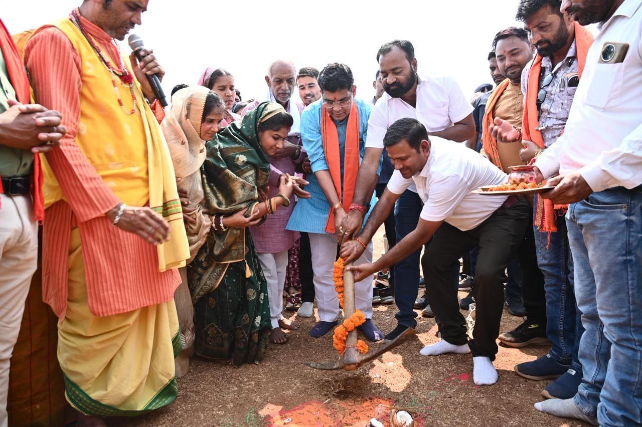 सरकार आधारभूत ढांचे को मजबूत करने लगातार काम कर रही-मंत्री श्री टंक राम वर्मा