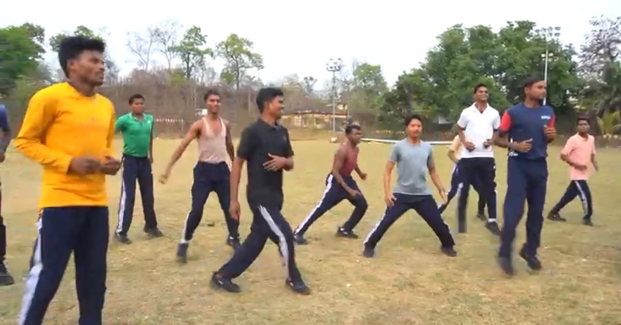 हिंसा की राह छोड़, उम्मीदों की दौड़, बस्तर नई पहचान की ओर हिंसा की राह छोड़, उम्मीदों की दौड़, बस्तर नई पहचान की ओर