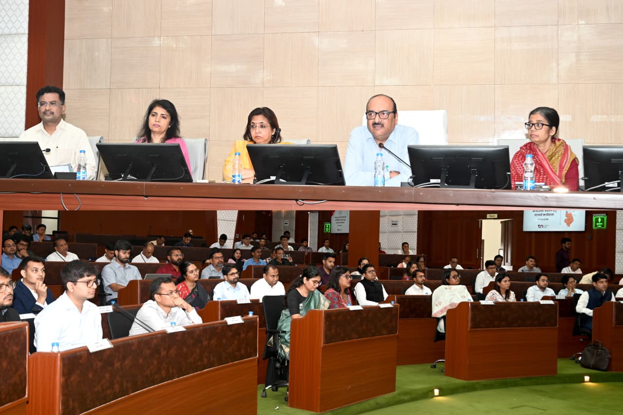 मुख्य सचिव श्री विकास शील की अध्यक्षता में सम्पन्न हुई नक्सल प्रभावित जिलों के आजीविका संवर्धन हेतु परामर्श कार्यशाला मुख्य सचिव श्री विकास शील की अध्यक्षता में सम्पन्न हुई नक्सल प्रभावित जिलों के आजीविका संवर्धन हेतु परामर्श कार्यशाला