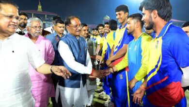 युवा प्रतिभाओं को मिला सशक्त मंच: मुख्यमंत्री श्री साय की मौजूदगी में स्व. लखीराम अग्रवाल टी-20 का भव्य समापन युवा प्रतिभाओं को मिला सशक्त मंच: मुख्यमंत्री श्री साय की मौजूदगी में स्व. लखीराम अग्रवाल टी-20 का भव्य समापन