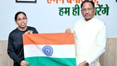 एवरेस्ट पर तिरंगा फहराने निकली छत्तीसगढ़ की बेटी, मुख्यमंत्री ने दी शुभकामनाएं