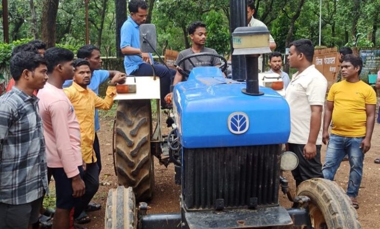 संघर्ष और भटकाव के बाद मनकू कड़ती की नई शुरुआत संघर्ष और भटकाव के बाद मनकू कड़ती की नई शुरुआत