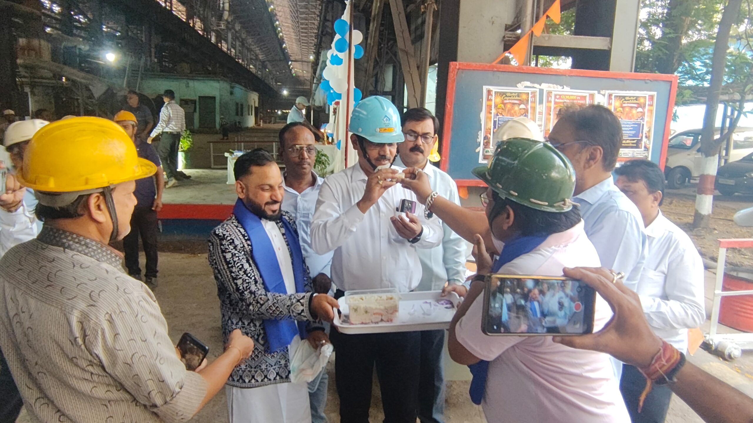 भिलाई इस्पात संयंत्र में उत्साहपूर्वक मनाई गई बाबा साहब अंबेडकर जयंती, खीर वितरण कर कर्मचारियों ने दी बधाई भिलाई इस्पात संयंत्र में उत्साहपूर्वक मनाई गई बाबा साहब अंबेडकर जयंती, खीर वितरण कर कर्मचारियों ने दी बधाई