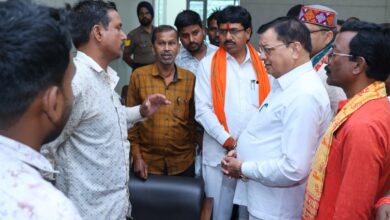 सिंघीतराई प्लांट हादसा: कैबिनेट मंत्री लखन लाल देवांगन ने घायलों का जाना हालचाल, बेहतर उपचार के दिए निर्देश