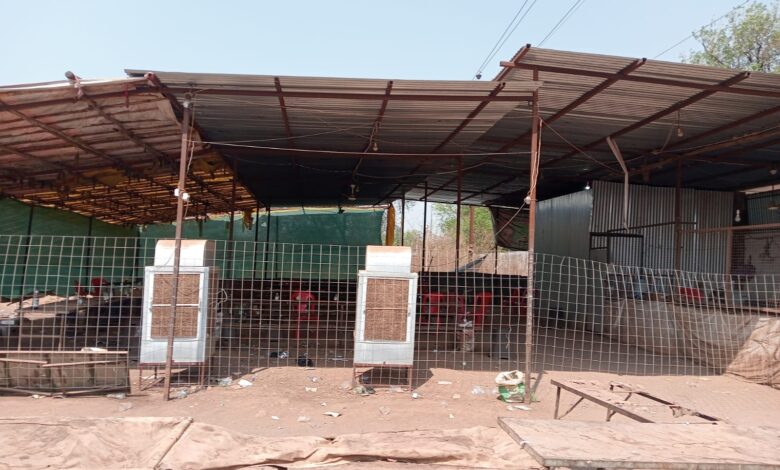 नेहरू नगर अहाता में नशेड़ियों का उत्पात, जमकर तोड़फोड़