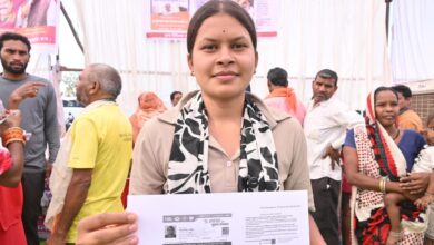 आवेदन के चंद घंटों में कौशिल्या को मिला आयुष्मान कार्ड, खिले चेहरे