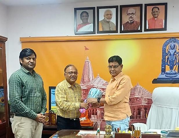 शिक्षा मंत्री से मिले कुलपति प्रो. दयाल