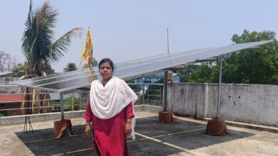 अरूना के घर अब सूरज की रोशनी से रोशन, बिजली बिल की चिंता से मिली मुक्ति