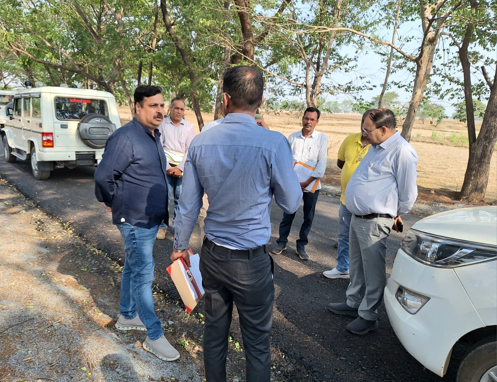 लोक निर्माण विभाग के सचिव ने निर्माणाधीन कुरुद-सिर्री मार्ग और सिर्री-चटौद सड़क का किया निरीक्षण लोक निर्माण विभाग के सचिव ने निर्माणाधीन कुरुद-सिर्री मार्ग और सिर्री-चटौद सड़क का किया निरीक्षण