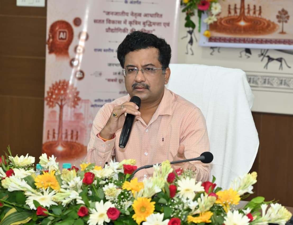 प्रशासन में एआई के प्रयोग से पारदर्शिता के साथ ही घर बैठे समस्या का शीघ्र निदान हुआ संभव: श्री सोनमणि बोरा