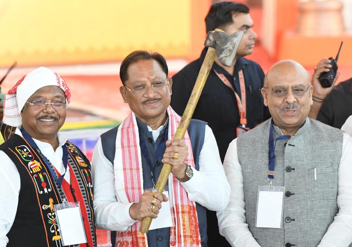 लाल किला मैदान से गूंजा जनजातीय गौरव का स्वर लाल किला मैदान से गूंजा जनजातीय गौरव का स्वर