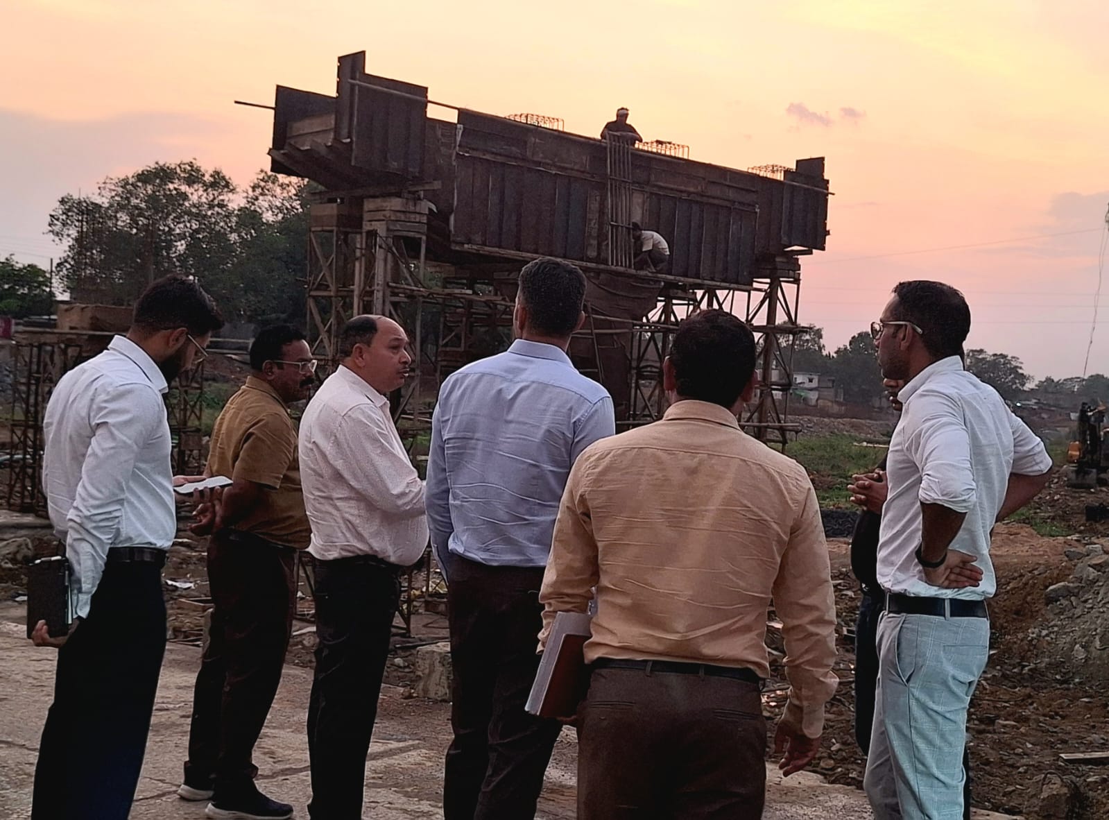 लोक निर्माण विभाग के सचिव ने निर्माणाधीन कयाघाट ब्रिज और मरीन ड्राइव का किया निरीक्षण लोक निर्माण विभाग के सचिव ने निर्माणाधीन कयाघाट ब्रिज और मरीन ड्राइव का किया निरीक्षण