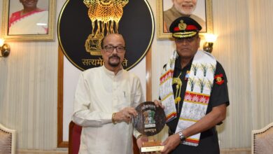 राज्यपाल श्री डेका से लेफ्टिनेट जनरल अनिंद्या सेनगुप्ता ने की सौजन्य भेंट