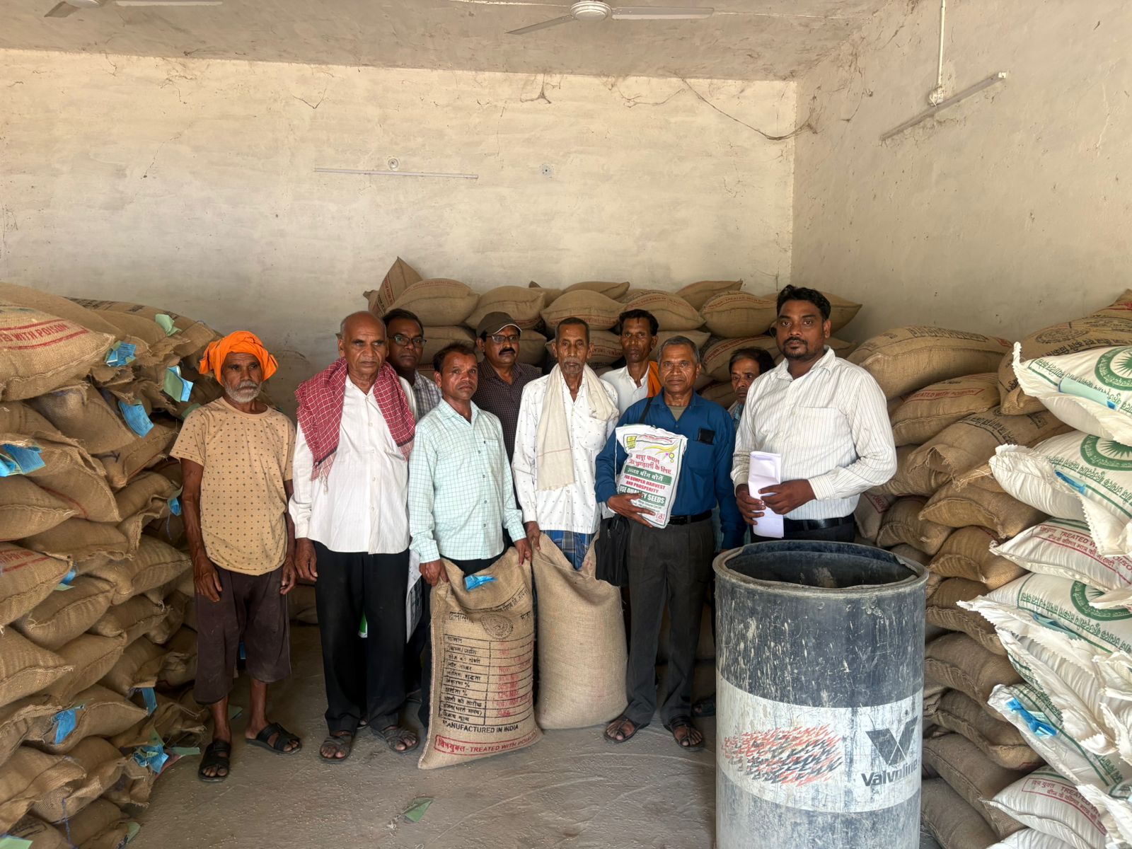 खरीफ सीजन के लिए खाद-बीज का पर्याप्त भंडारण खरीफ सीजन के लिए खाद-बीज का पर्याप्त भंडारण