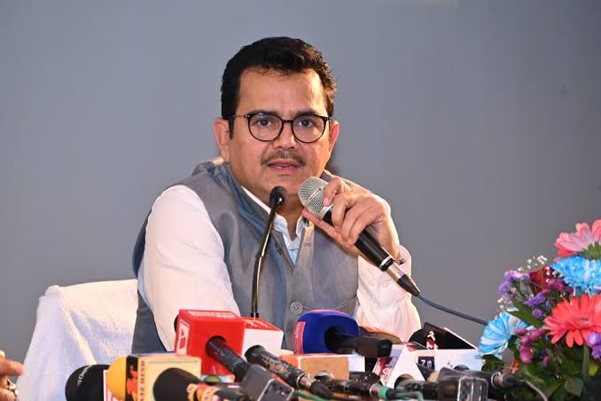 सचिव की कलेक्टरों को दो टूक : अवैध रेत खनन पर सख्ती से हो कार्रवाई, सीएम के निर्देशों के पालन में लापरवाही पर कलेक्टर होंगे जिम्मेदार