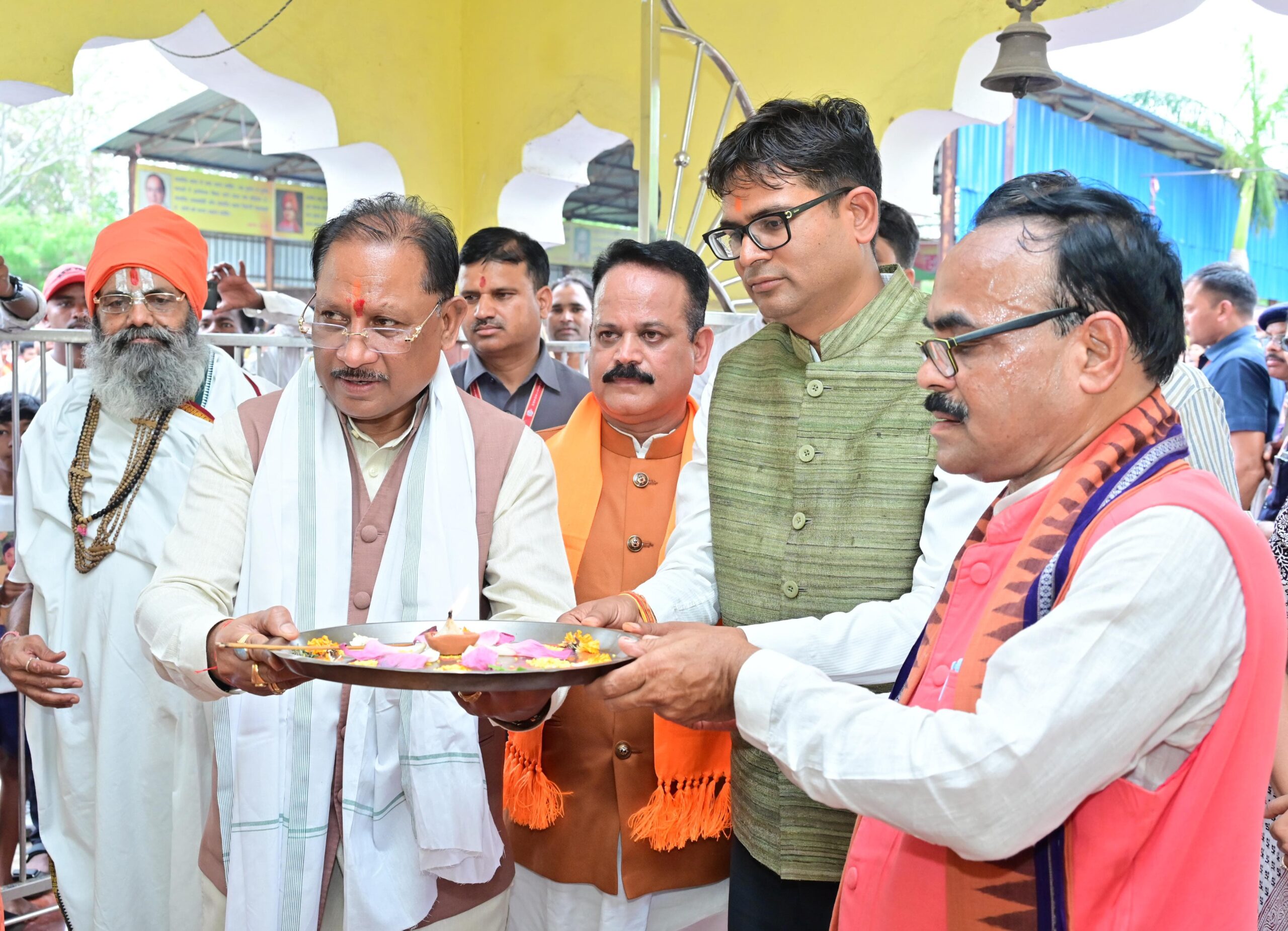 मुख्यमंत्री श्री साय ने भिखमपुरा के पंचमुखी सिद्ध हनुमान मंदिर में की पूजा-अर्चना मुख्यमंत्री श्री साय ने भिखमपुरा के पंचमुखी सिद्ध हनुमान मंदिर में की पूजा-अर्चना