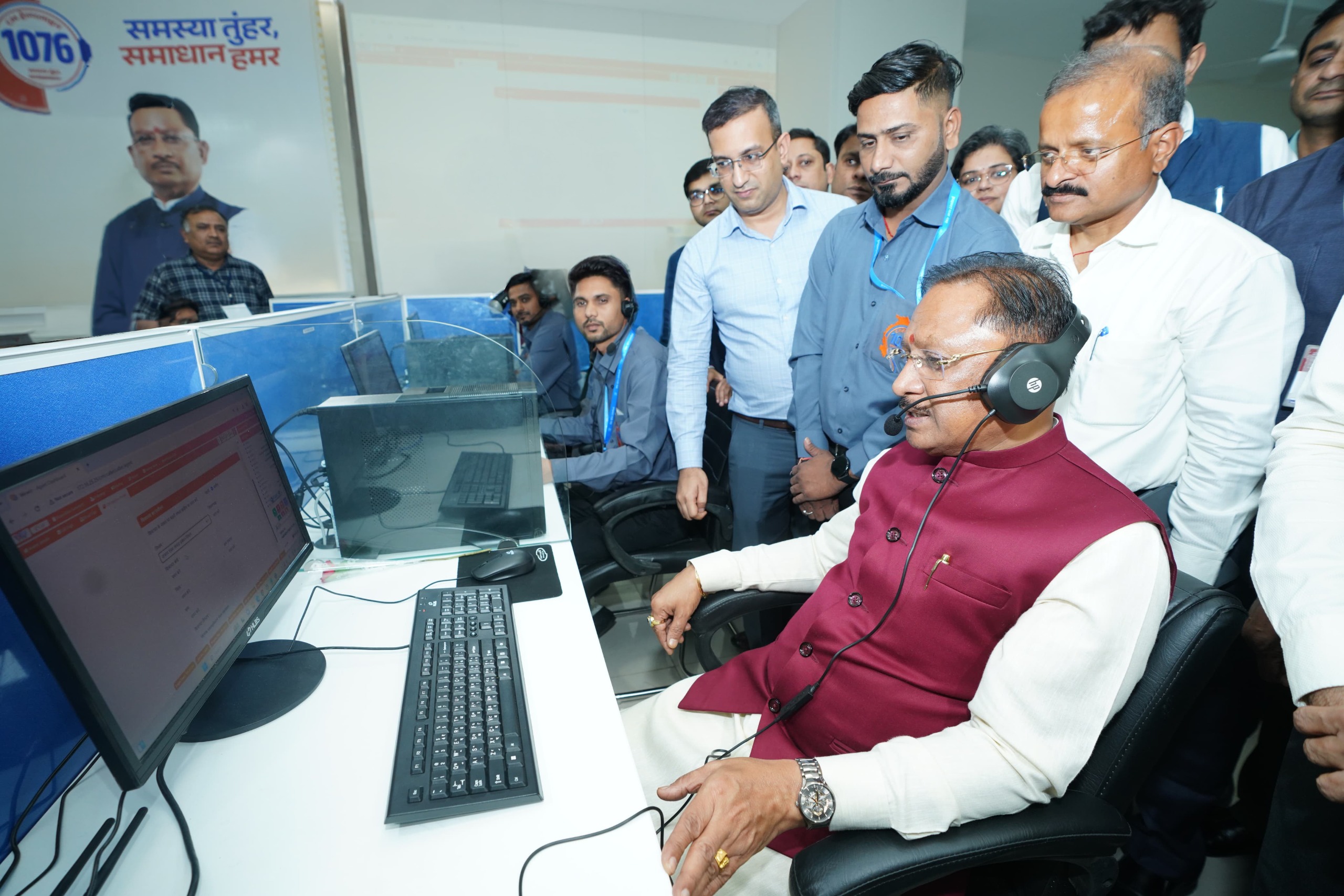 मुख्यमंत्री विष्णुदेव साय ने किया मुख्यमंत्री हेल्पलाइन एवं शिकायत प्रबंधन प्रणाली का अवलोकन मुख्यमंत्री विष्णुदेव साय ने किया मुख्यमंत्री हेल्पलाइन एवं शिकायत प्रबंधन प्रणाली का अवलोकन